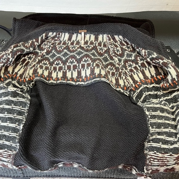 Free People Hooded Seeater - Picture 9 of 10